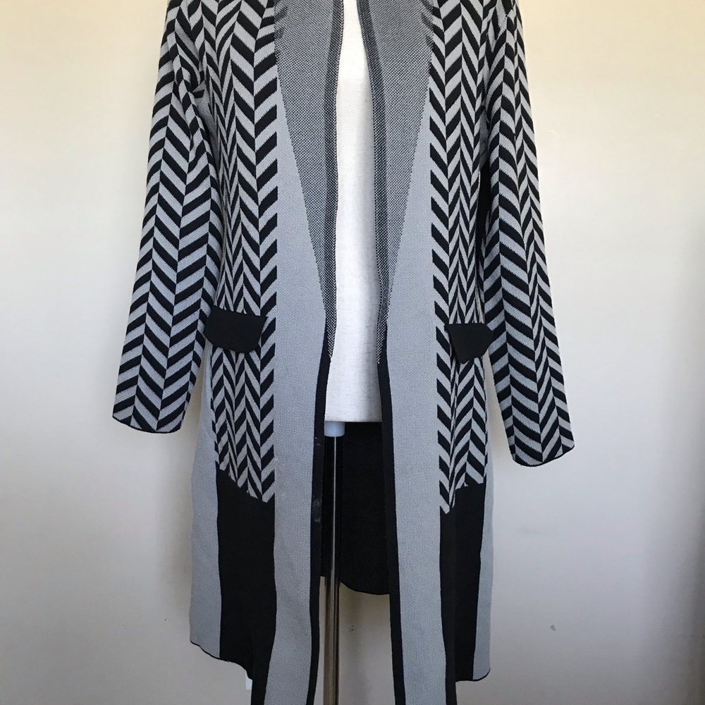 Chevron Patterned Black and Gray Women's Sweater